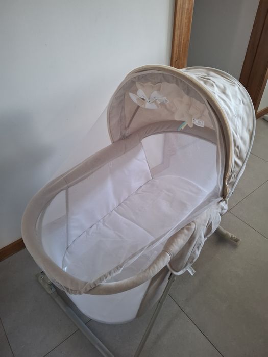 Mini berço portátil