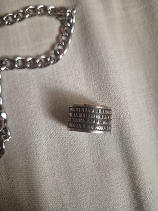 Anel de nossa senhora prata, fio de inox com cruz.