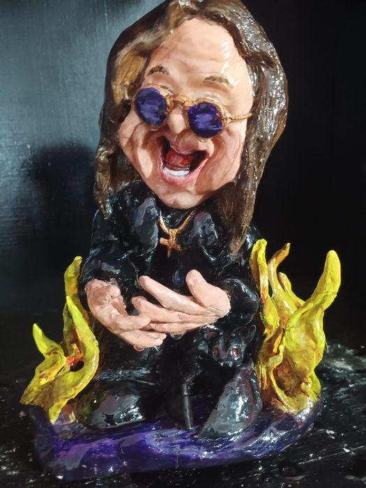 Estátua do Ozzy feita à mão