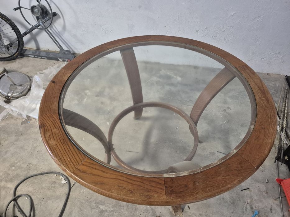 Mesa  de centro em madeira