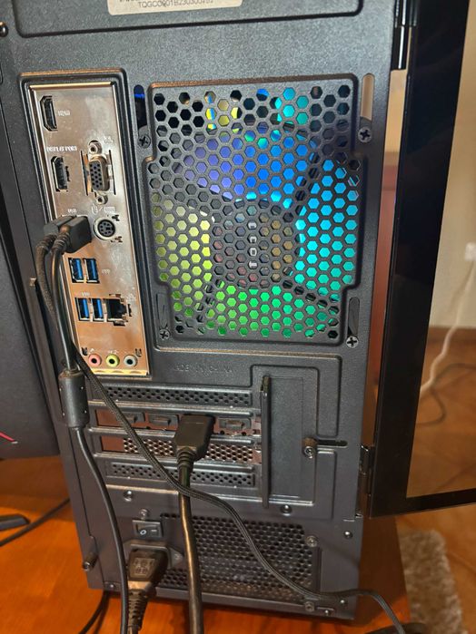 computador gaming em ótimo estado