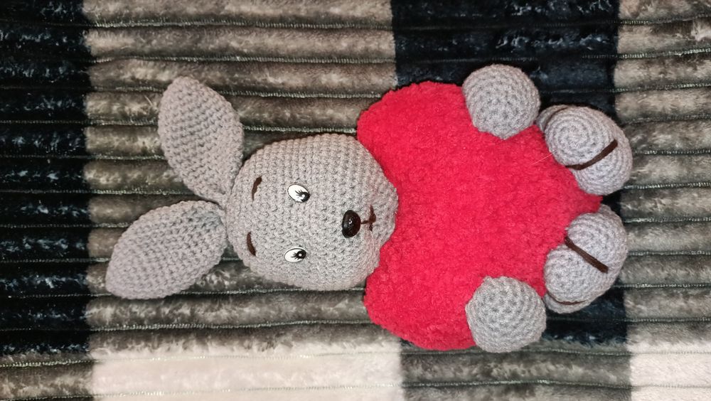 Вязані іграшки ручної роботи