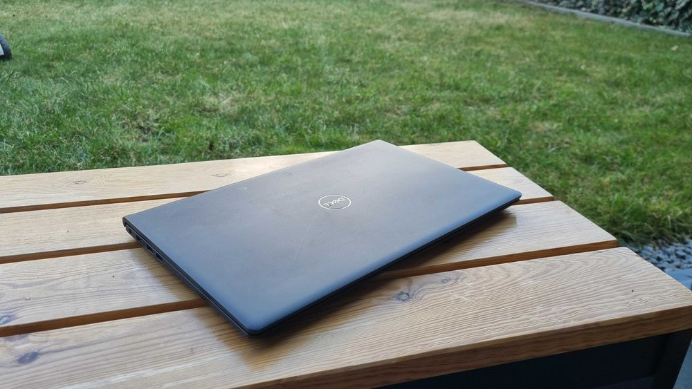 Dell Vostro 3510 i5 / 8GB/ 512GB