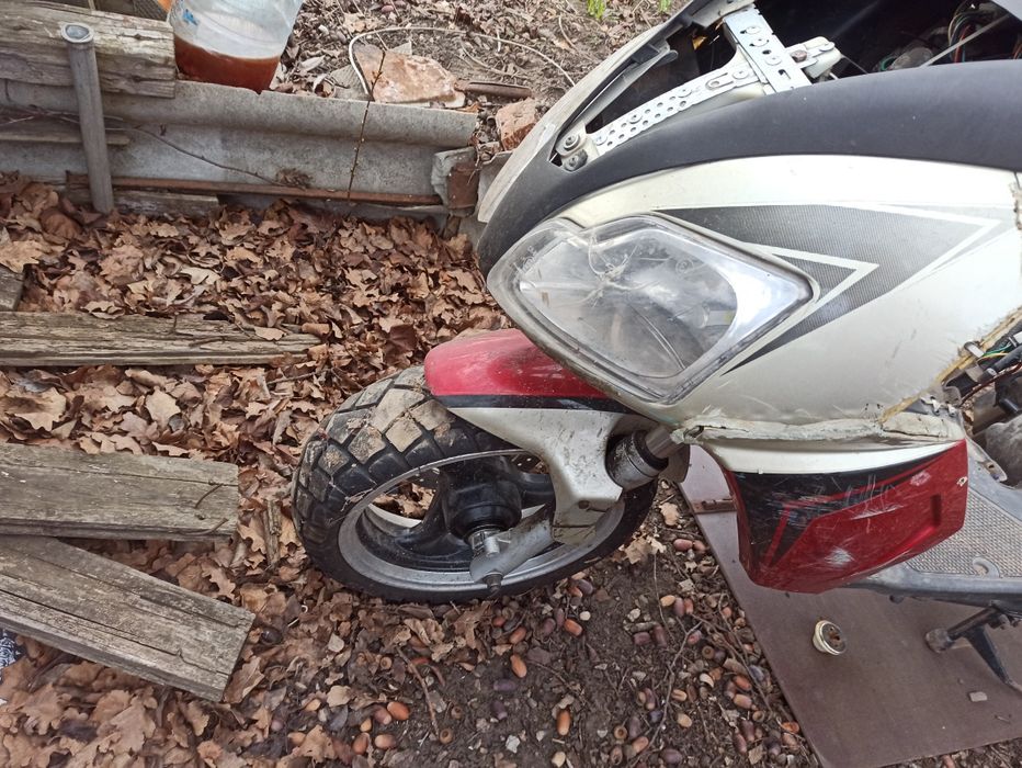 Продам скутер Вайпер Nova 150 куб