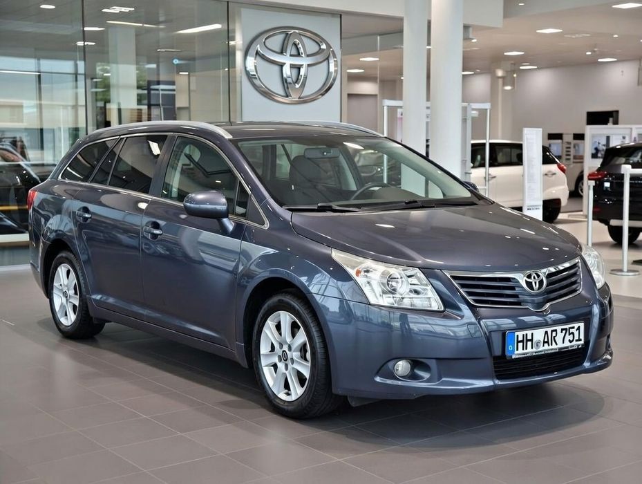 Toyota Avensis Stan Perfekcyjny 1.8 Benzyna !! Bezwypadkowy !!