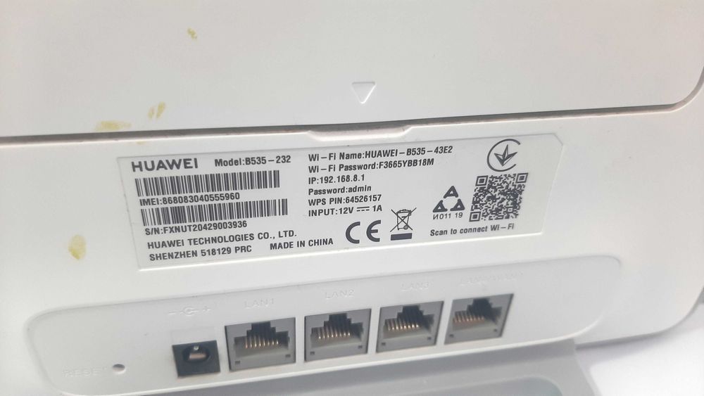 HUAWEI B535-232 router / ładowarka