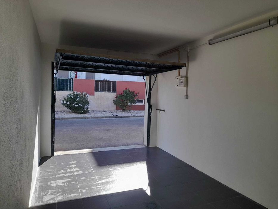 alugo garagem no Samouco