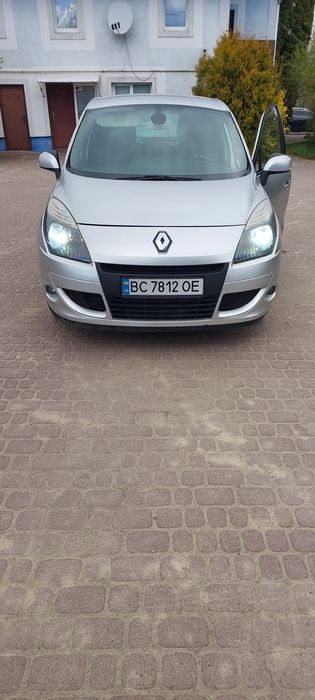 Авто Renault Scenic 2010р