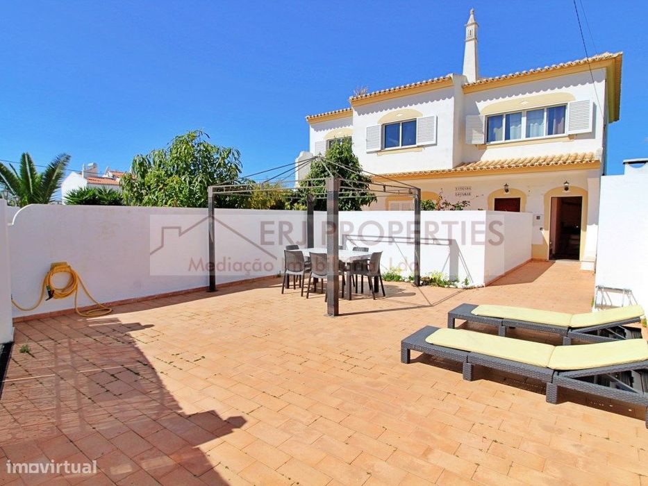 Apartamento T3 a 350m da Praia da Lota