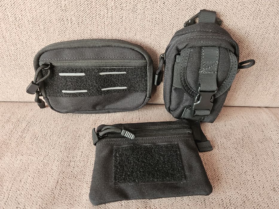 Sprzedam trzy kieszenie/organizatory jako komplet.