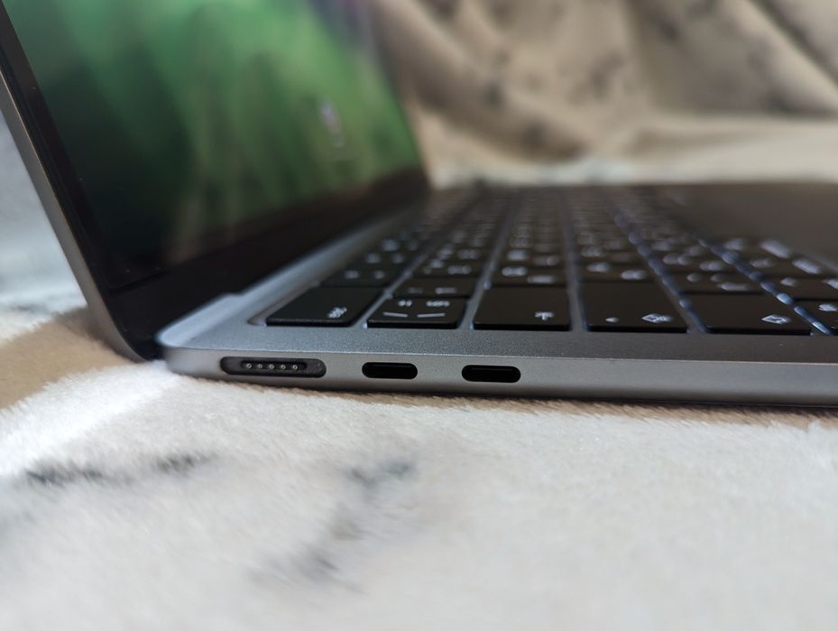 MacBook Air M2 8/512