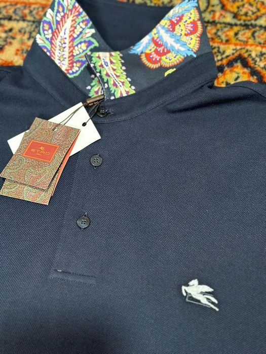 T-shirts ETRO. 90euros.