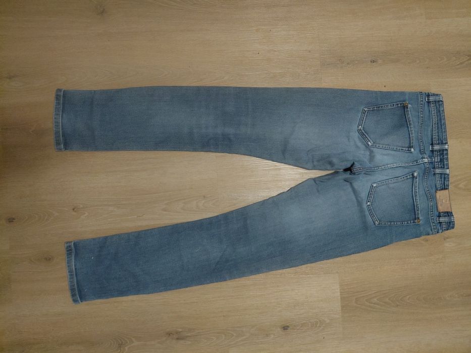 Jeansy Massimo Dutti