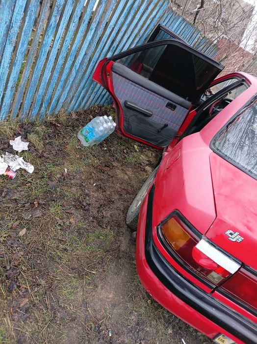 Продам мазду 323 в гарному стани