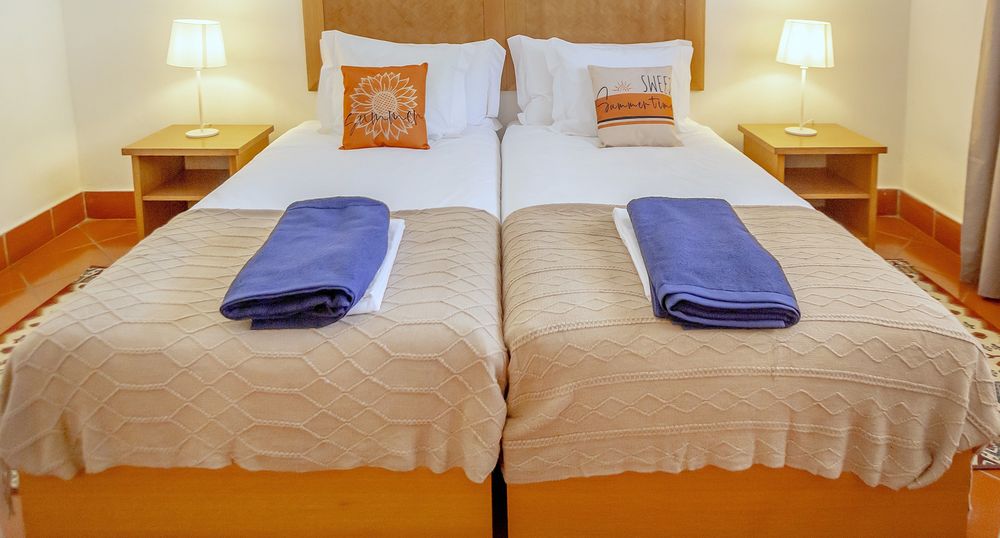 Cama - Base de cama MDF castanho claro 100x200 – várias disponívei