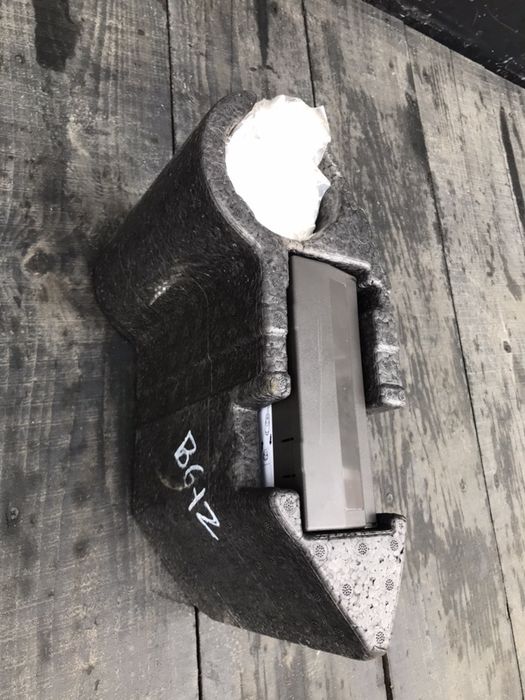 Домкрат балонний ключ Passat B6  буксировочний крюк знак Пассат Б6