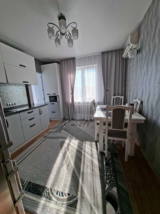 Продам 3 кімнатну кв-ру на Кримському бульварі