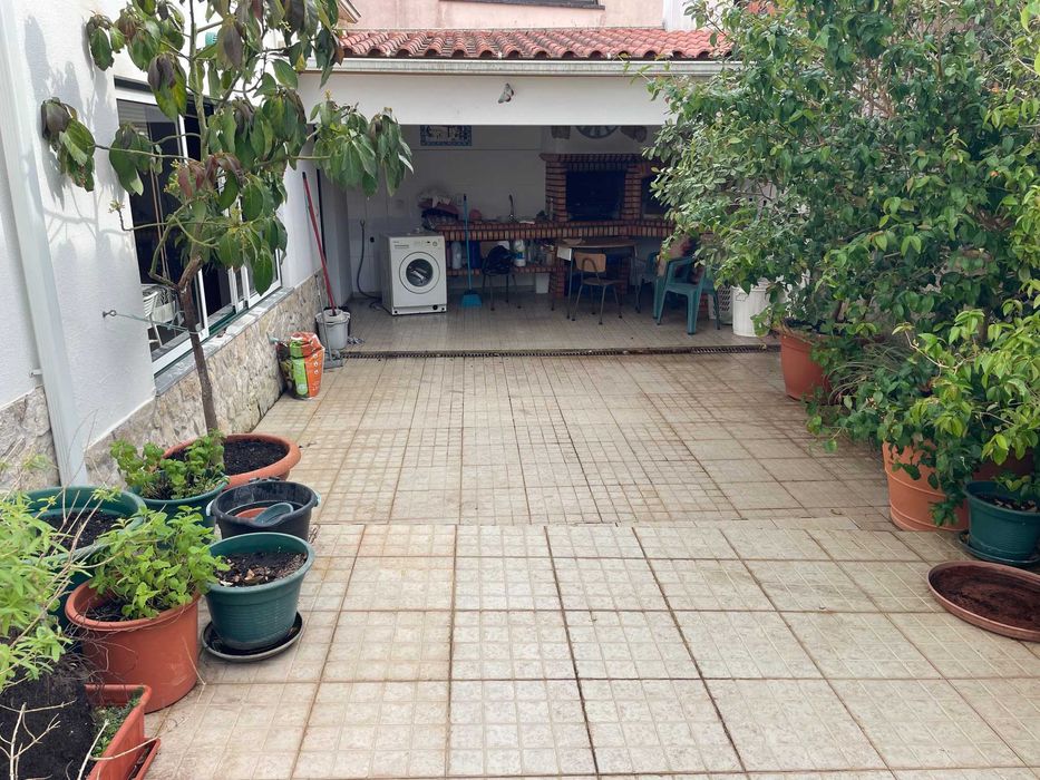 Moradia T4 Pêro-Moniz
