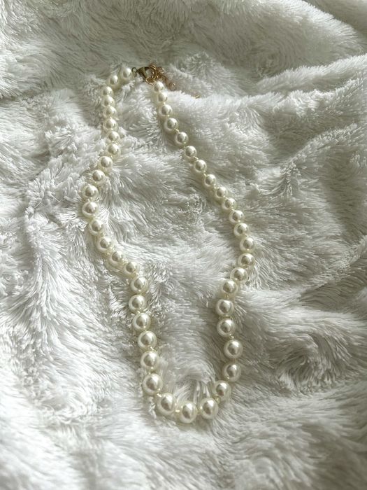 Naszyjnik z perełek akrylowych