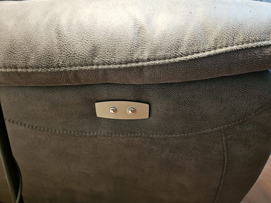 Sofá 3 lugares como novo