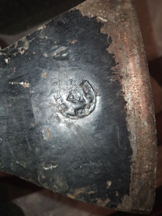 Топор,  колун , пилка,  ключ трубный ссср,  ключ газовый,  ножовка