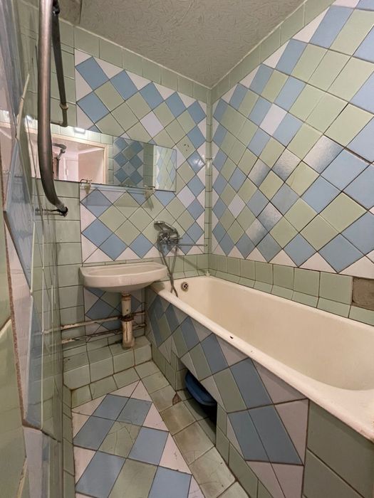Продам двухкомнатую квартиру  на Алексеевке