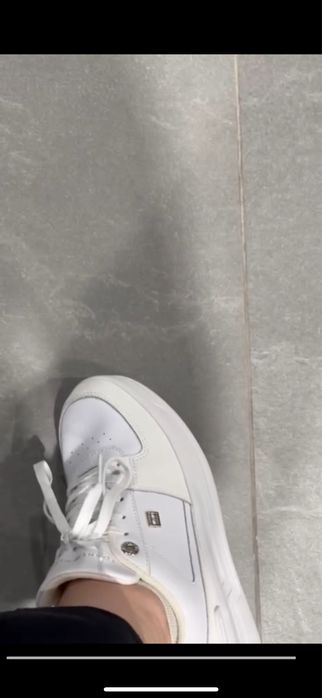 шкіряні кросівки TH