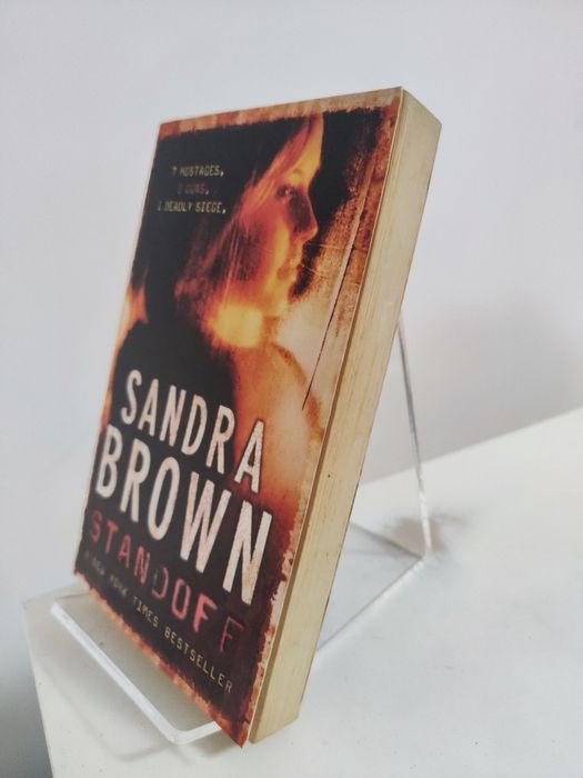 Standoff - Sandra Brown