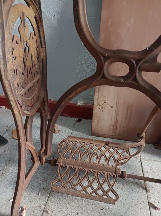Maquina costura antiga