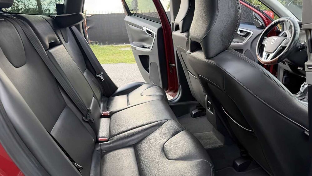 Volvo XC60      2016