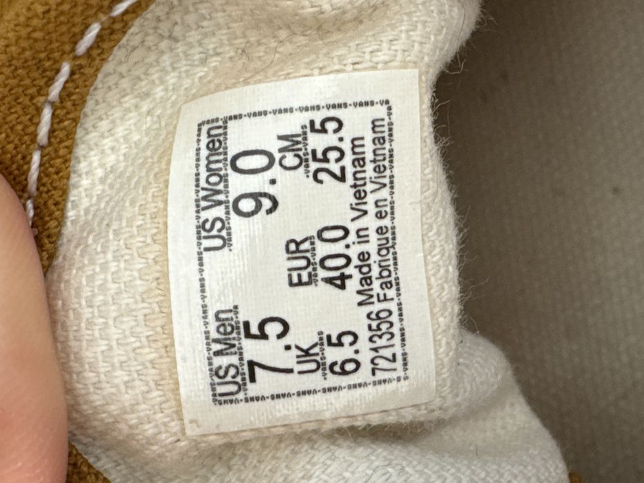 Vans amarelo em bom estado