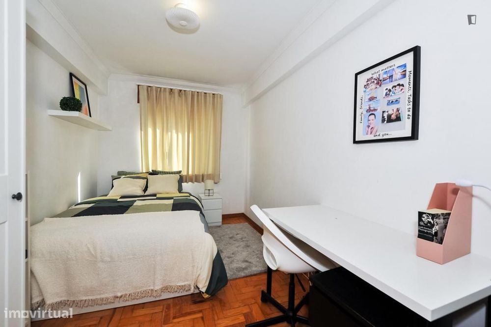 Quarto - localizado em Setubal