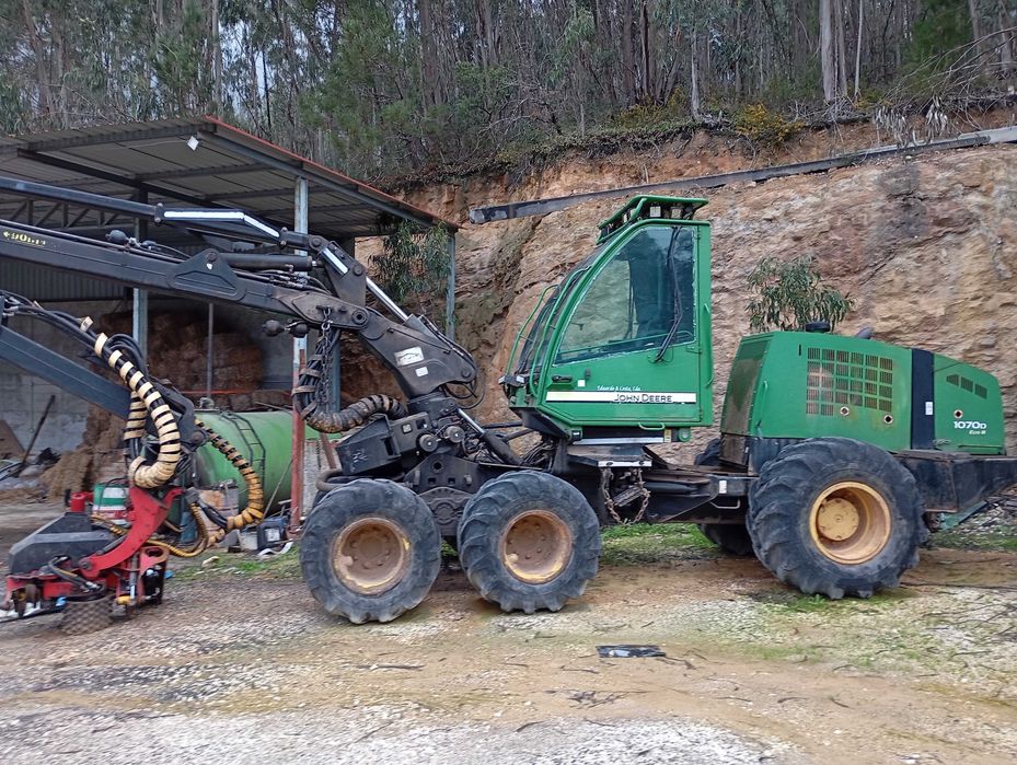 Processadora de corte florestal John Deere 1070D