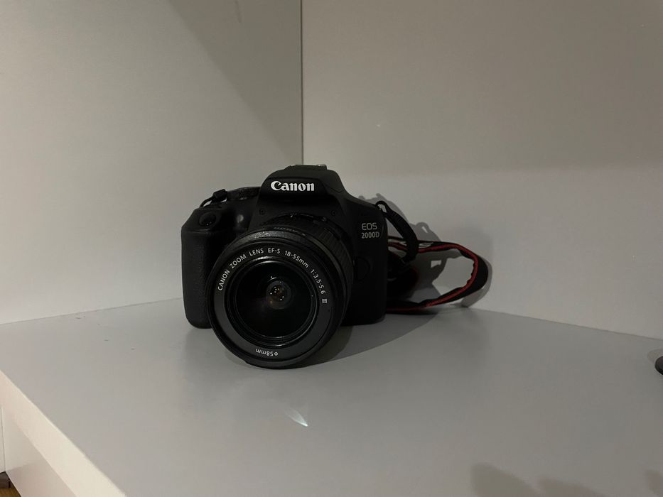 Canon EOS 2000D + lente 18-55mm