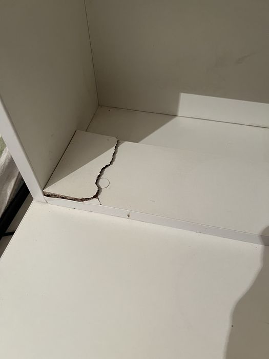 Білий стіл для письма, в офіс, на рецепшн