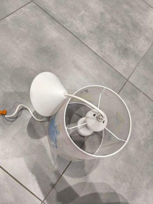 Lampa z księżniczkami do pokoju dziecięcego