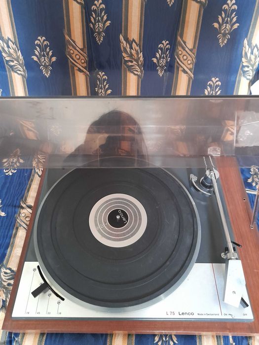Gira Discos Vintage Lenco L75