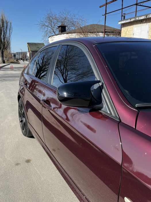 Автомобіль BMW 320i e90 рестайлінг