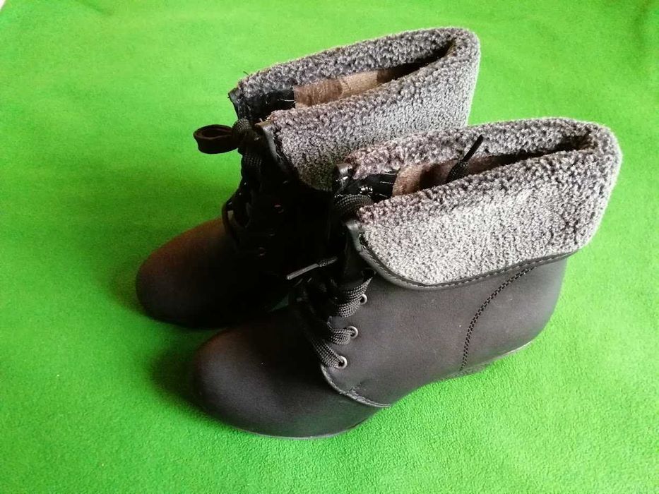 Жіночі демісезонні чоботи. Сапоги на танкетке. Розмір 38