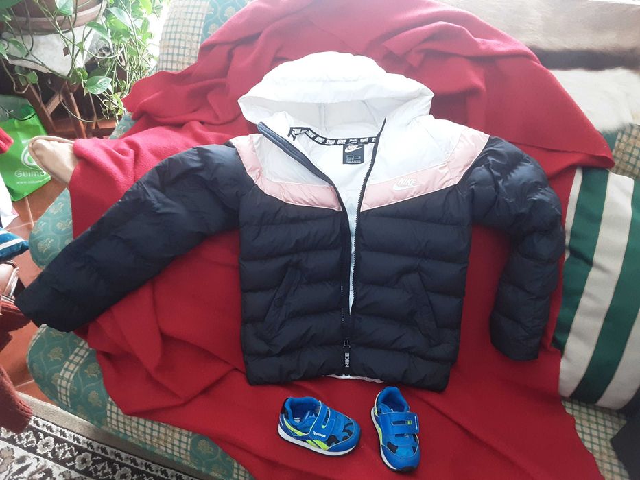 Blusão Nike S e ténis Reebok 19,5