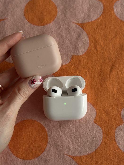 Słuchawki douszne Apple AirPods 3 (2021) Biały (Etui z MagSafe) plus case uniq