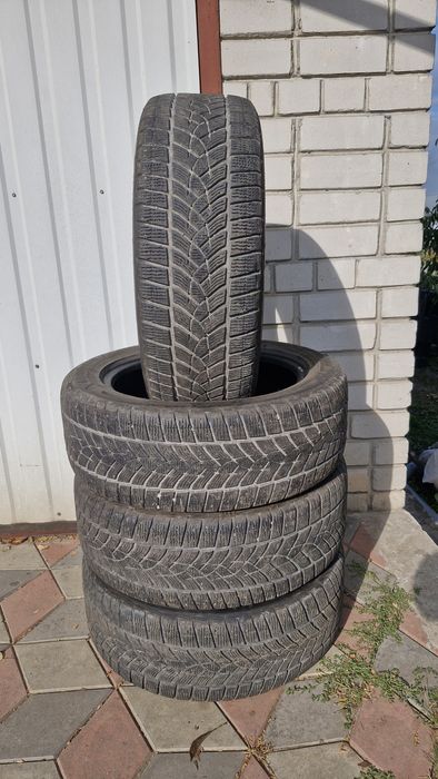 Комплект Goodyear UltraGrip Performance + suv 235/55r18 2023 год