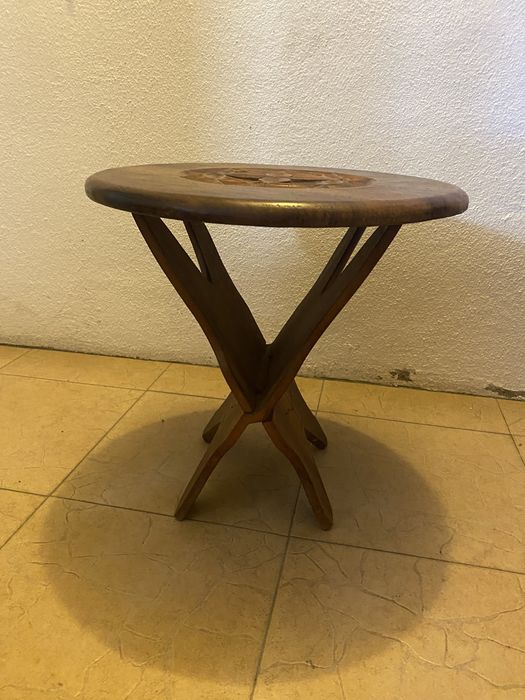 Mobiliario em madeira maciça africana