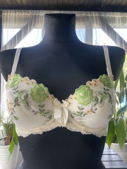 Biustonosz 70A, 75A, 80B, 70C, 75C,70D,  (392)