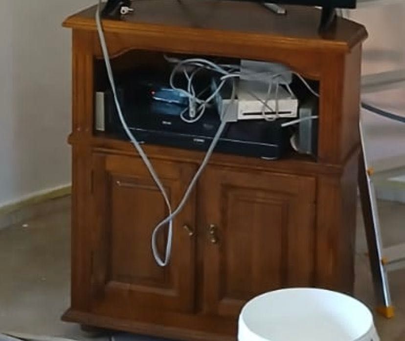 Móvel para TV madeira escura