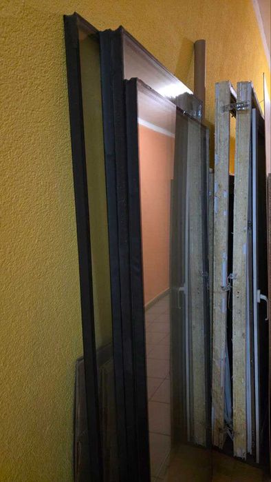 Продам вікна (рами, склопакети). Ціна за все!