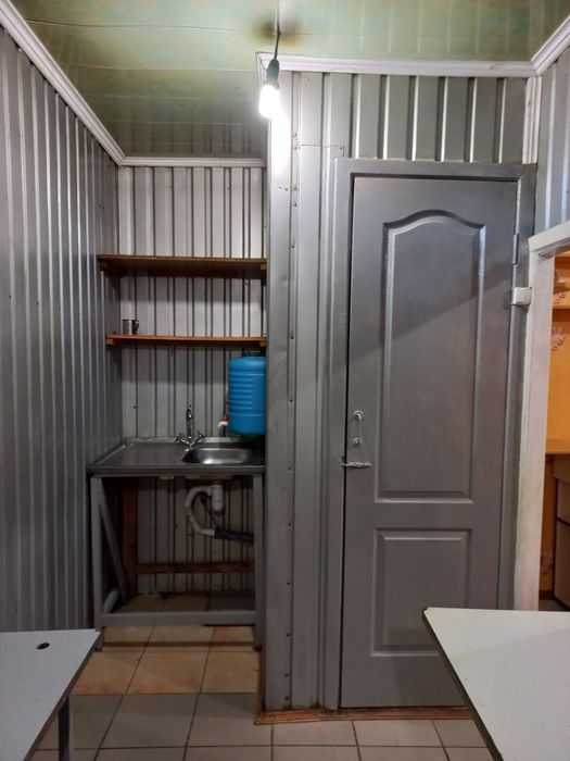 Продам приміщення під бізнес (шаурма, чебуречна)