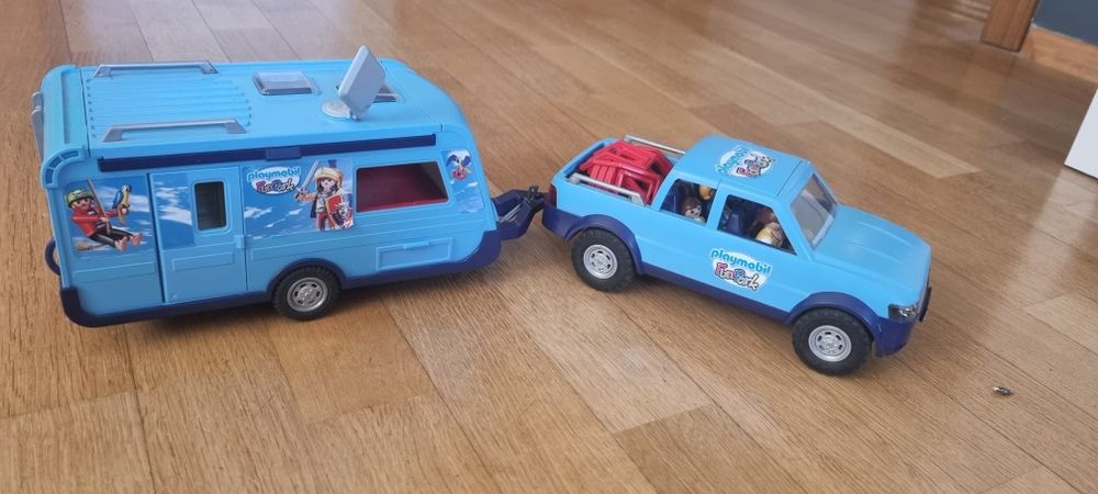 PLAYMOBIL 9502 Pickup z przyczepą kempingową