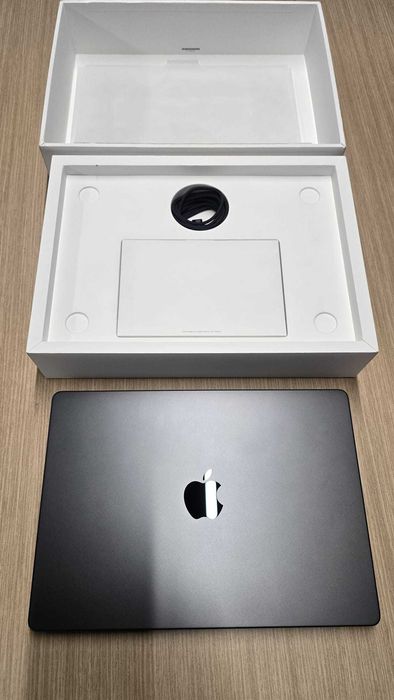 Apple MacBook Pro 14.2" | M4 Pro CPU 12‑core, GPU 16‑core | SSD 512GB | 24GB RAM | Preto Sideral