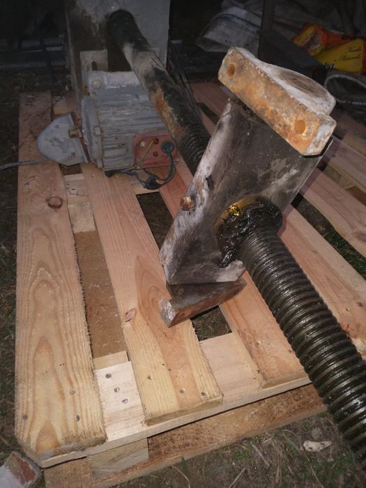 Fotowoltaika Tracker śruba trapezowa